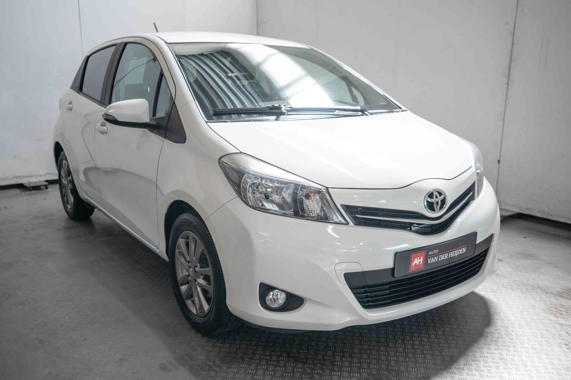toyota-yaris-image7.jpg