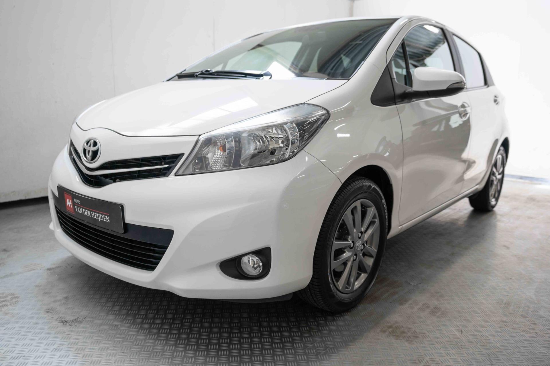 toyota-yaris-image9.jpg
