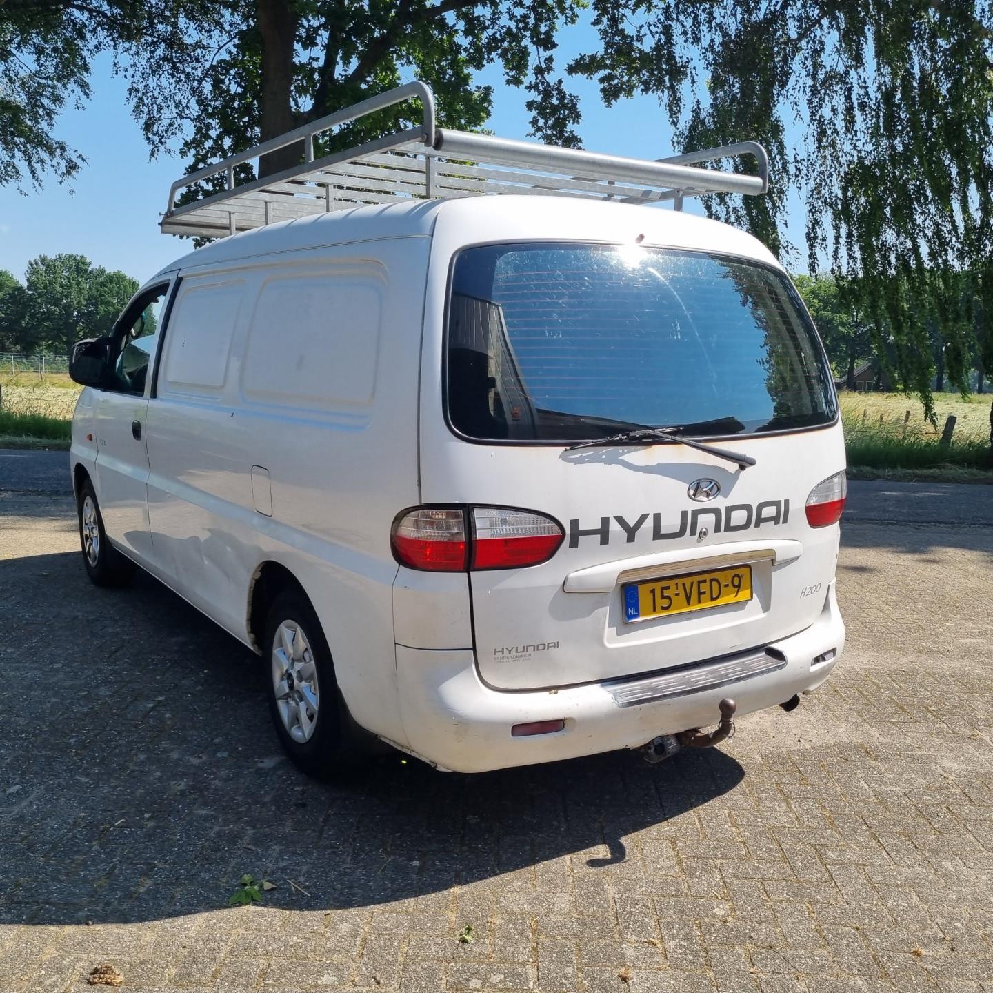 hyundai-h200-image5.jpg