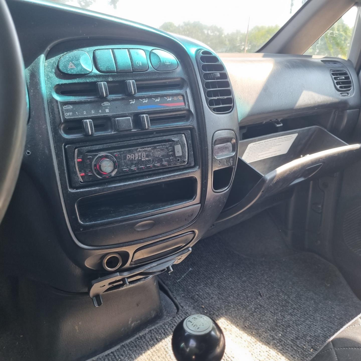 hyundai-h200-image8.jpg
