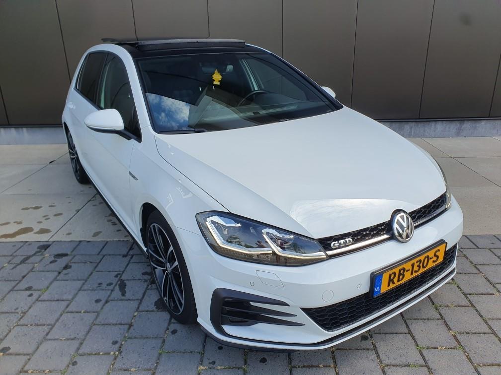 volkswagen-golf-image7.jpg