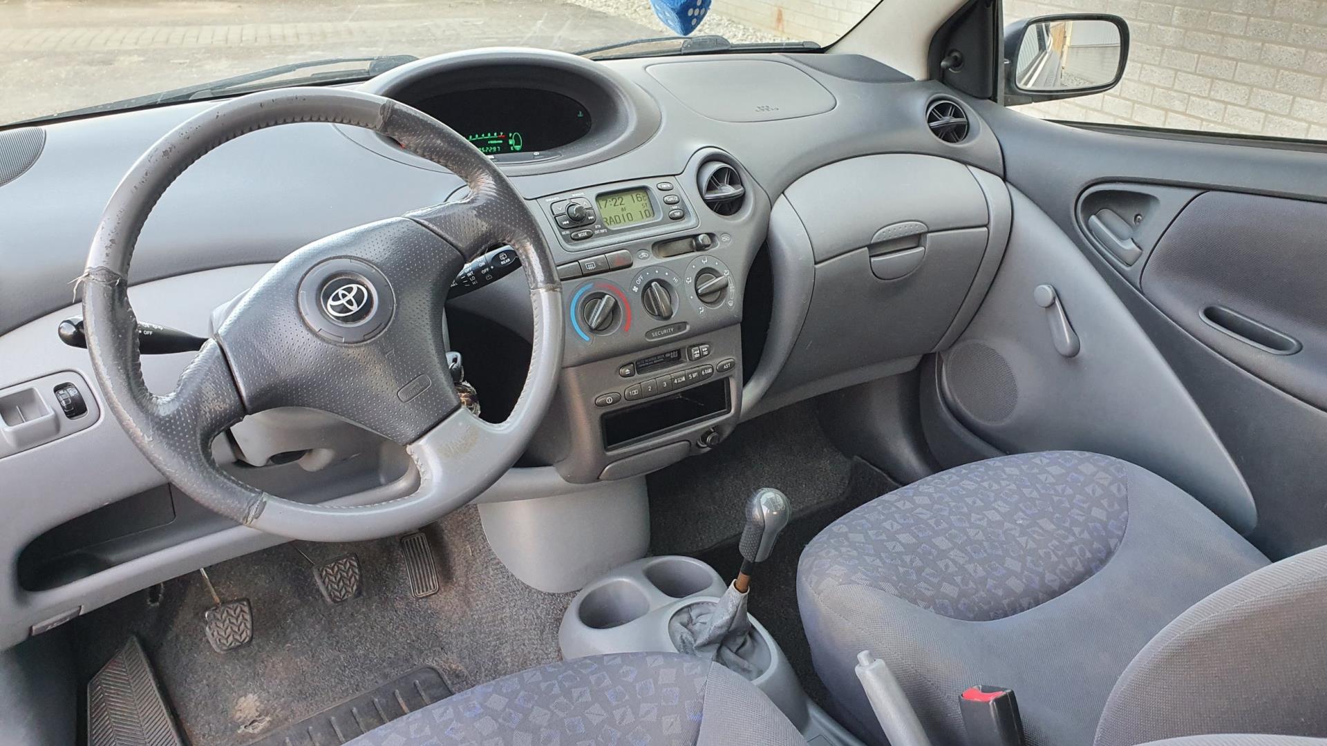 toyota-yaris-image6.jpg