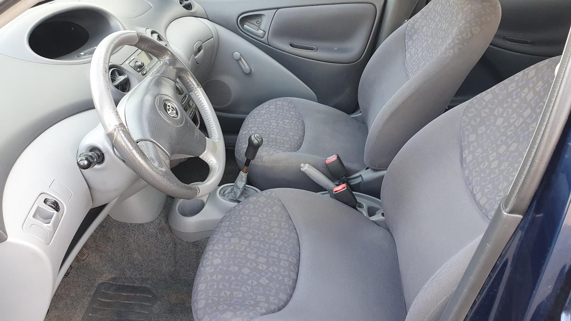 toyota-yaris-image7.jpg