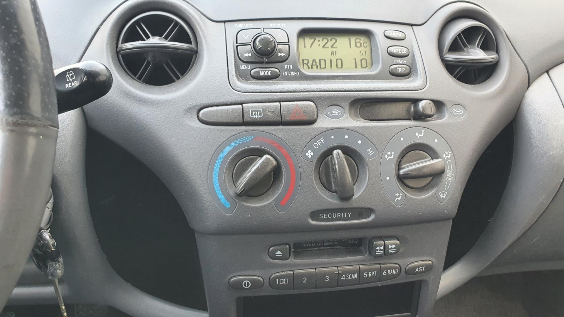 toyota-yaris-image9.jpg