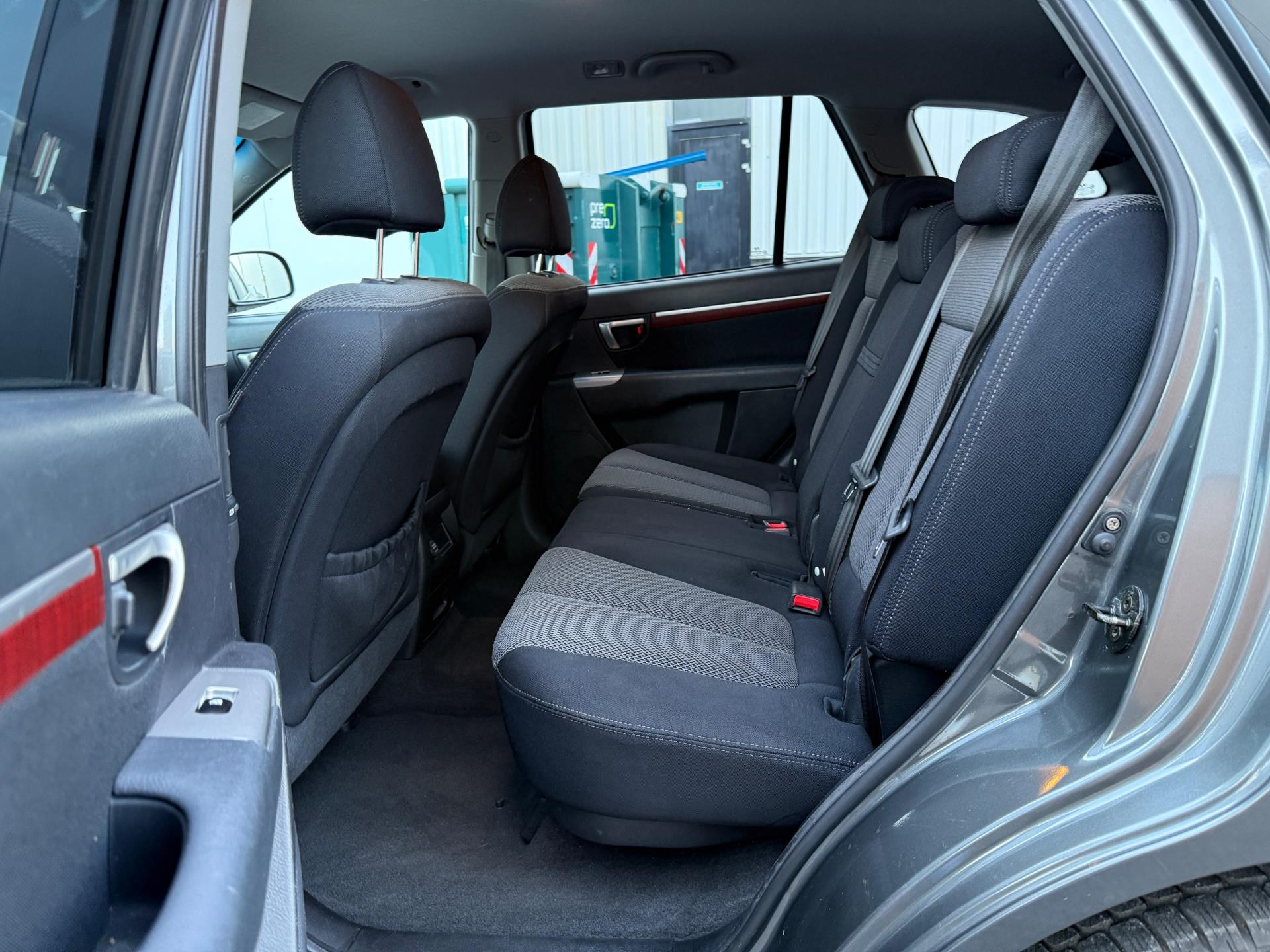 hyundai-santa-fe-image10.jpg