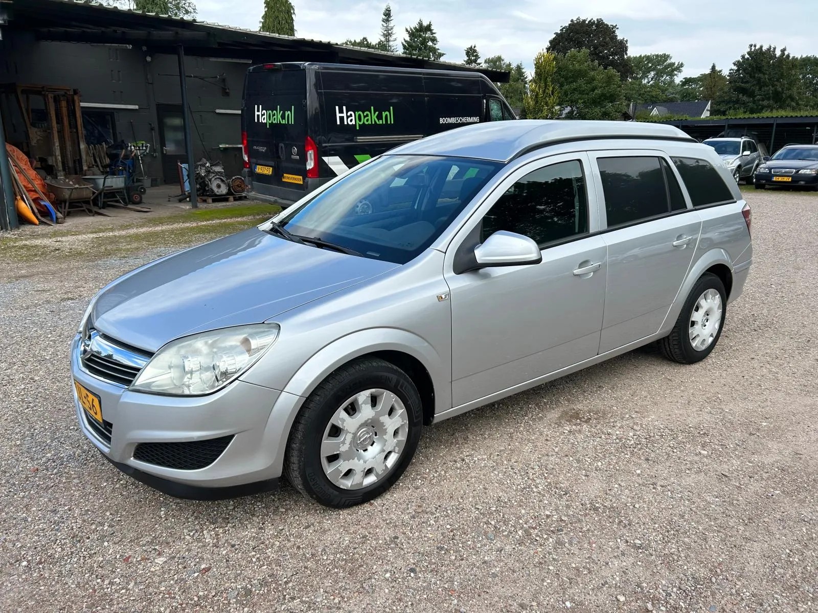 564069990/opel-astra-image1.jpg