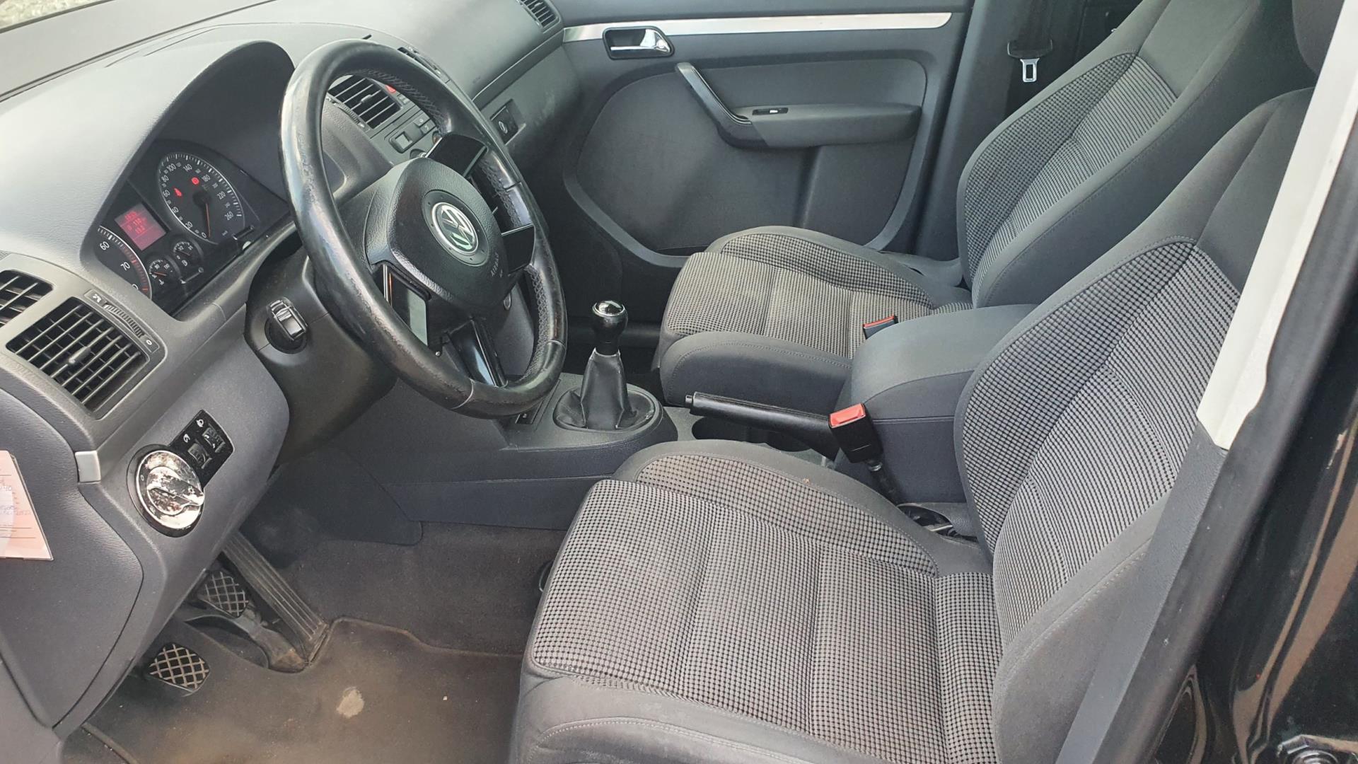 volkswagen-touran-image7.jpg