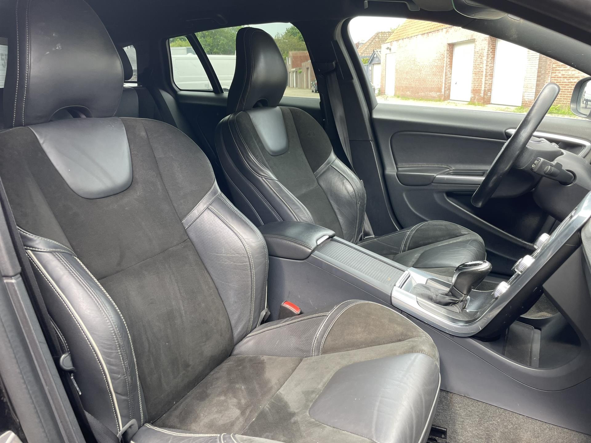 volvo-v60-image10.jpg