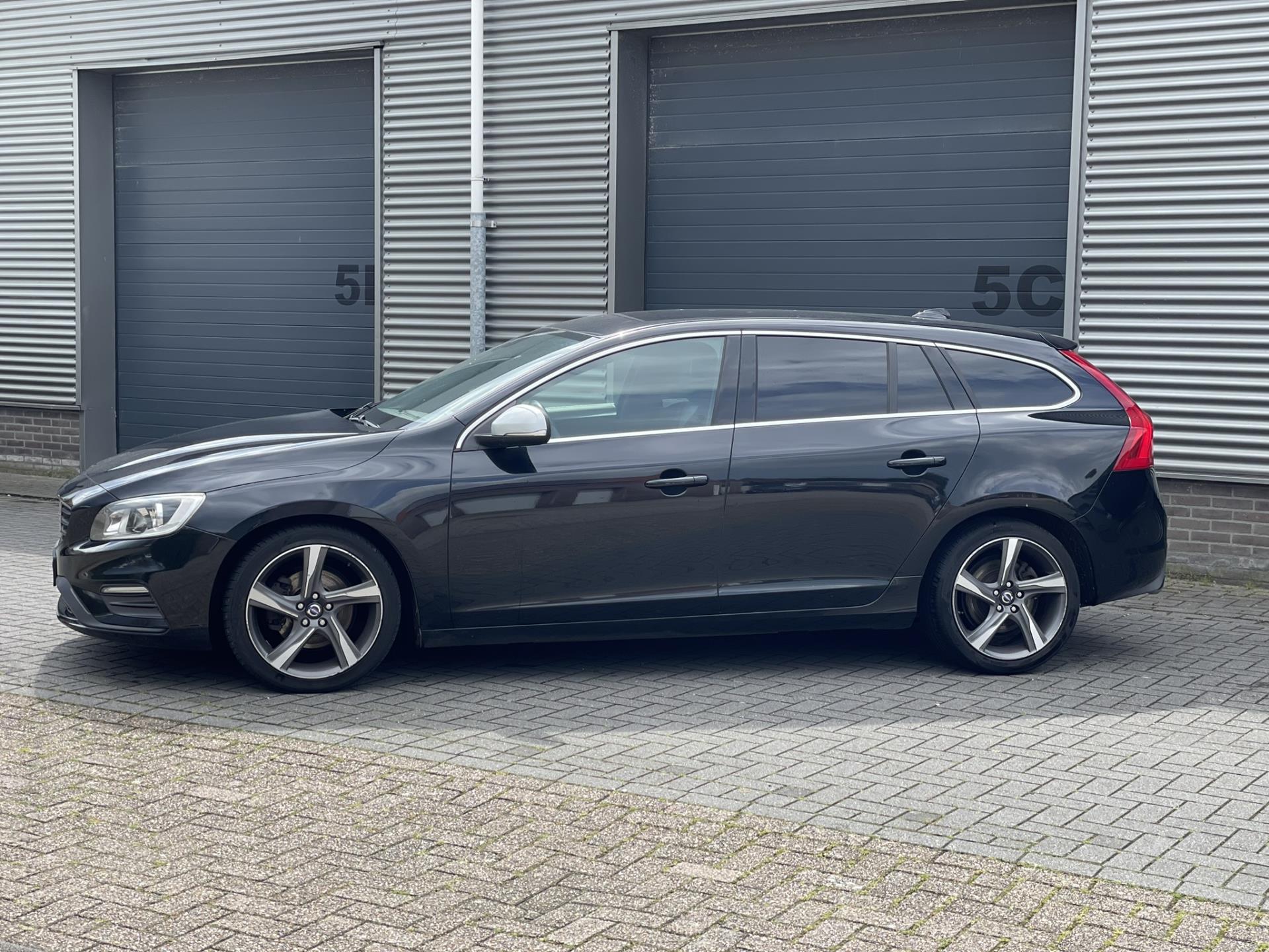 volvo-v60-image2.jpg