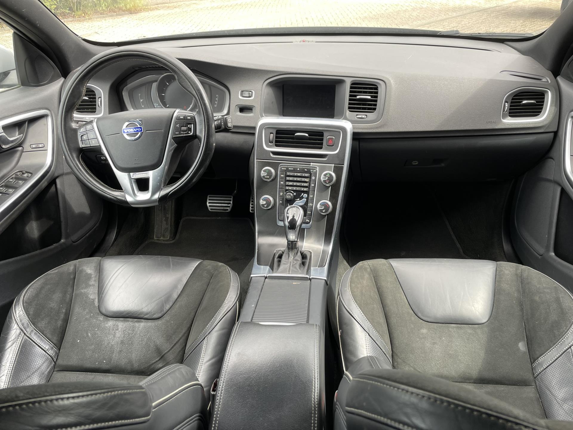 volvo-v60-image7.jpg