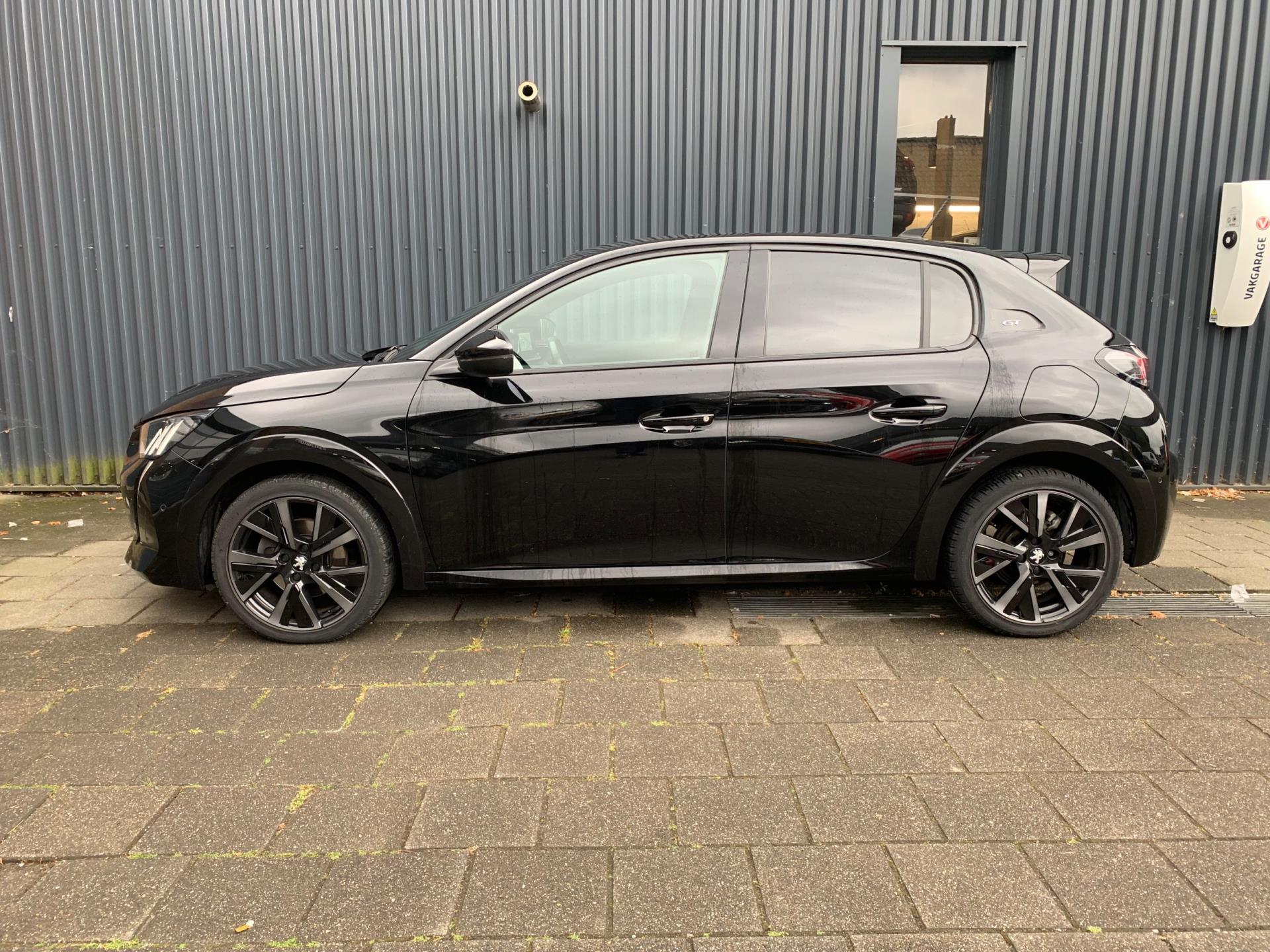 peugeot-208-image9.jpg