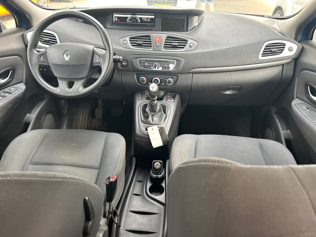 renault-grand-scenic-image7.jpg