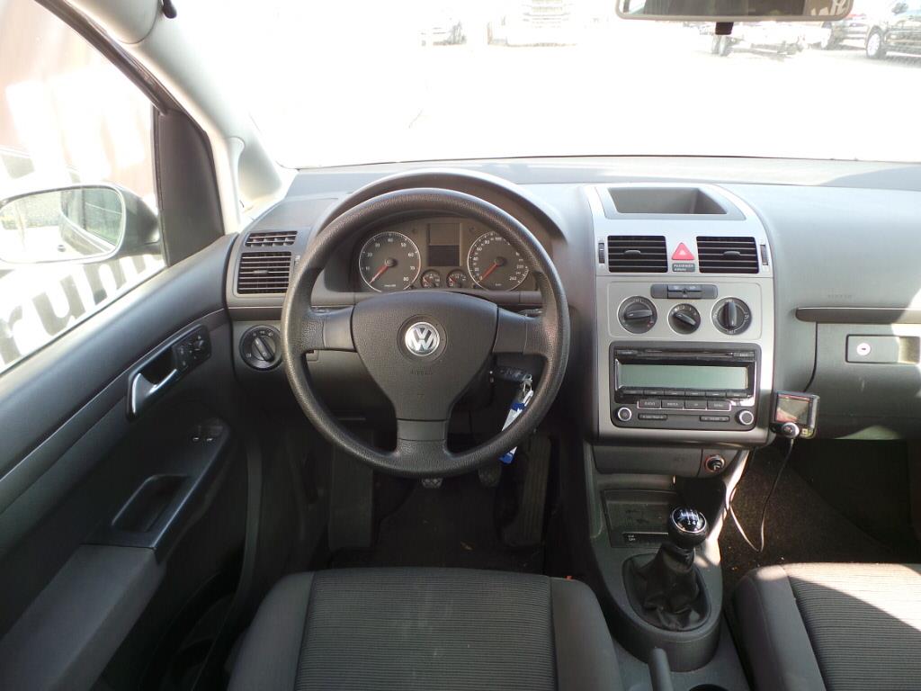 volkswagen-touran-image10.jpg