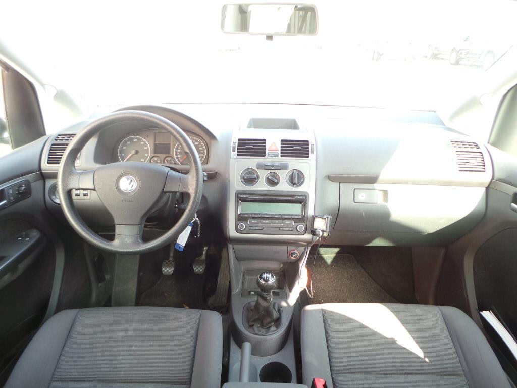 volkswagen-touran-image2.jpg