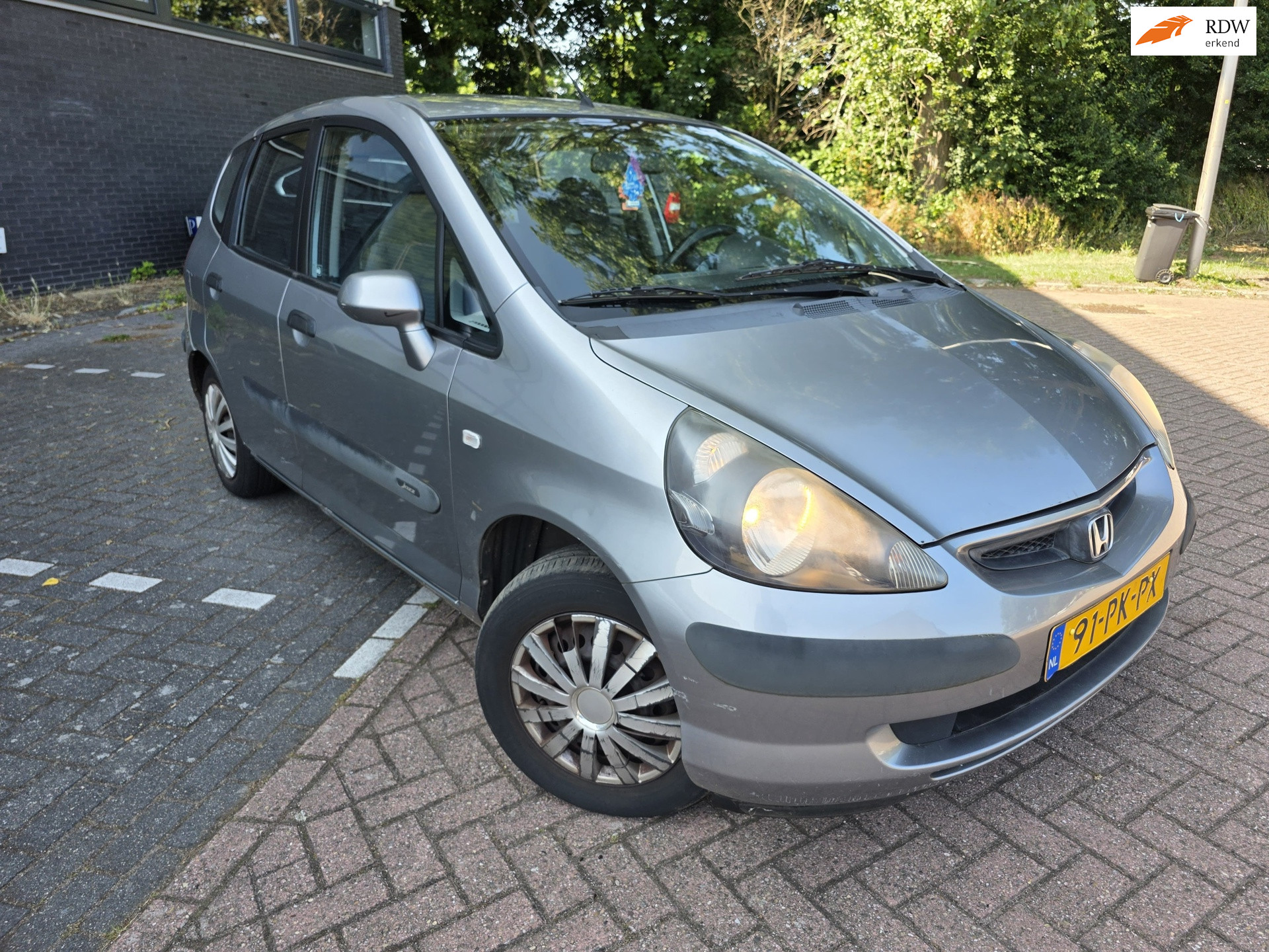594302529/honda-jazz-image1.jpg