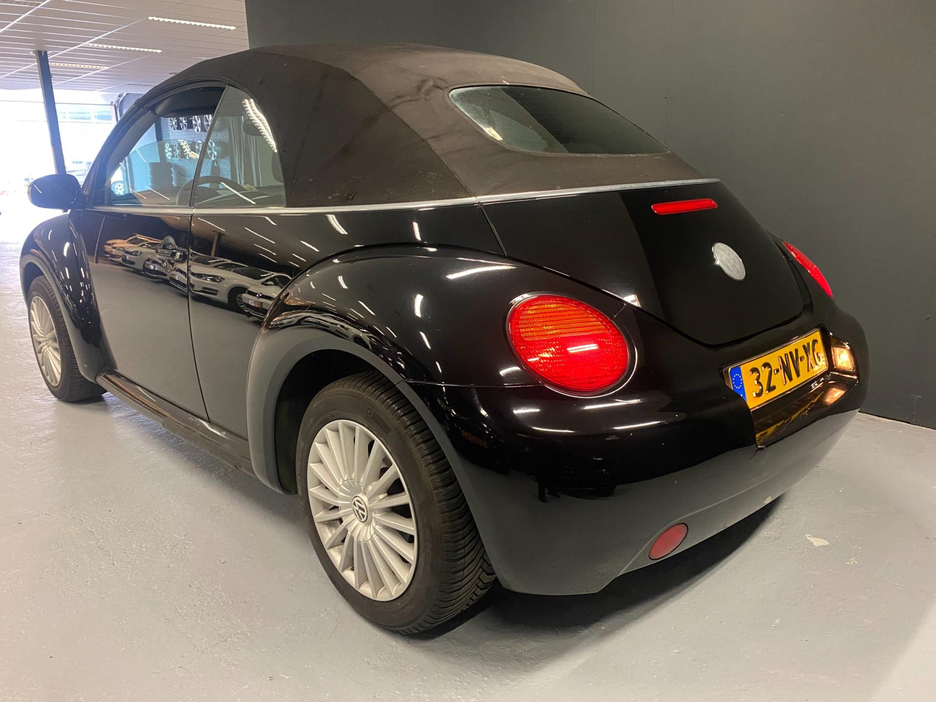 volkswagen-new-beetle-image3.jpg
