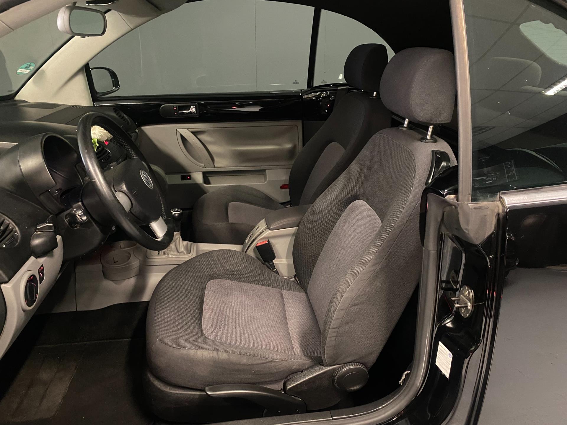 volkswagen-new-beetle-image8.jpg