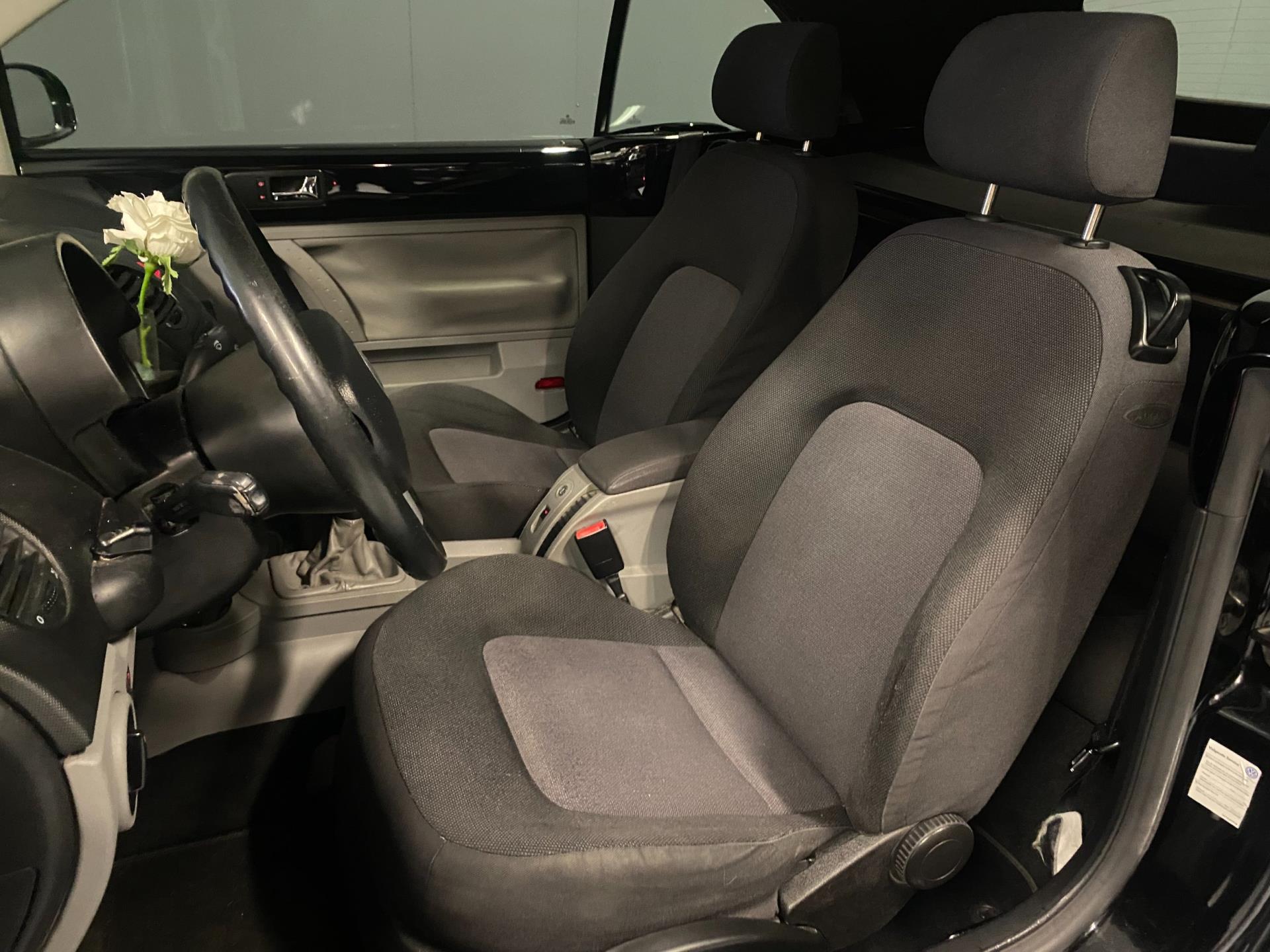volkswagen-new-beetle-image9.jpg