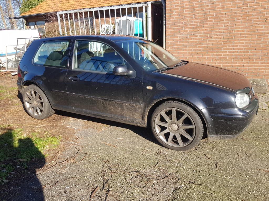 volkswagen-golf-image3.jpg