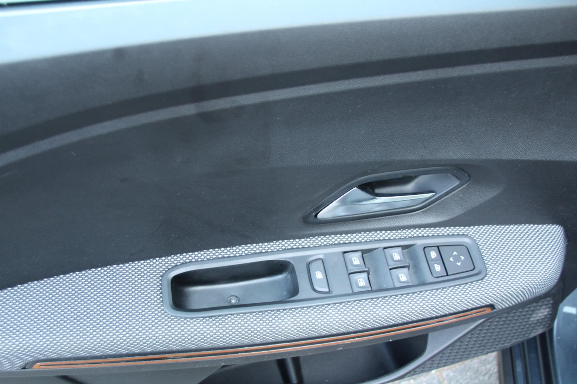 dacia-sandero-stepway-image10.jpg