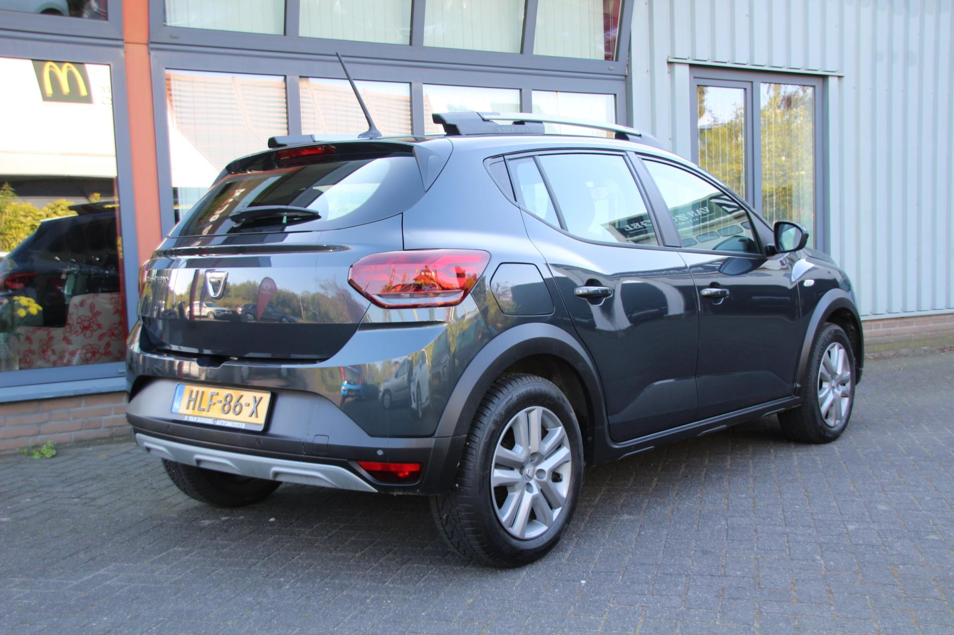 dacia-sandero-stepway-image3.jpg