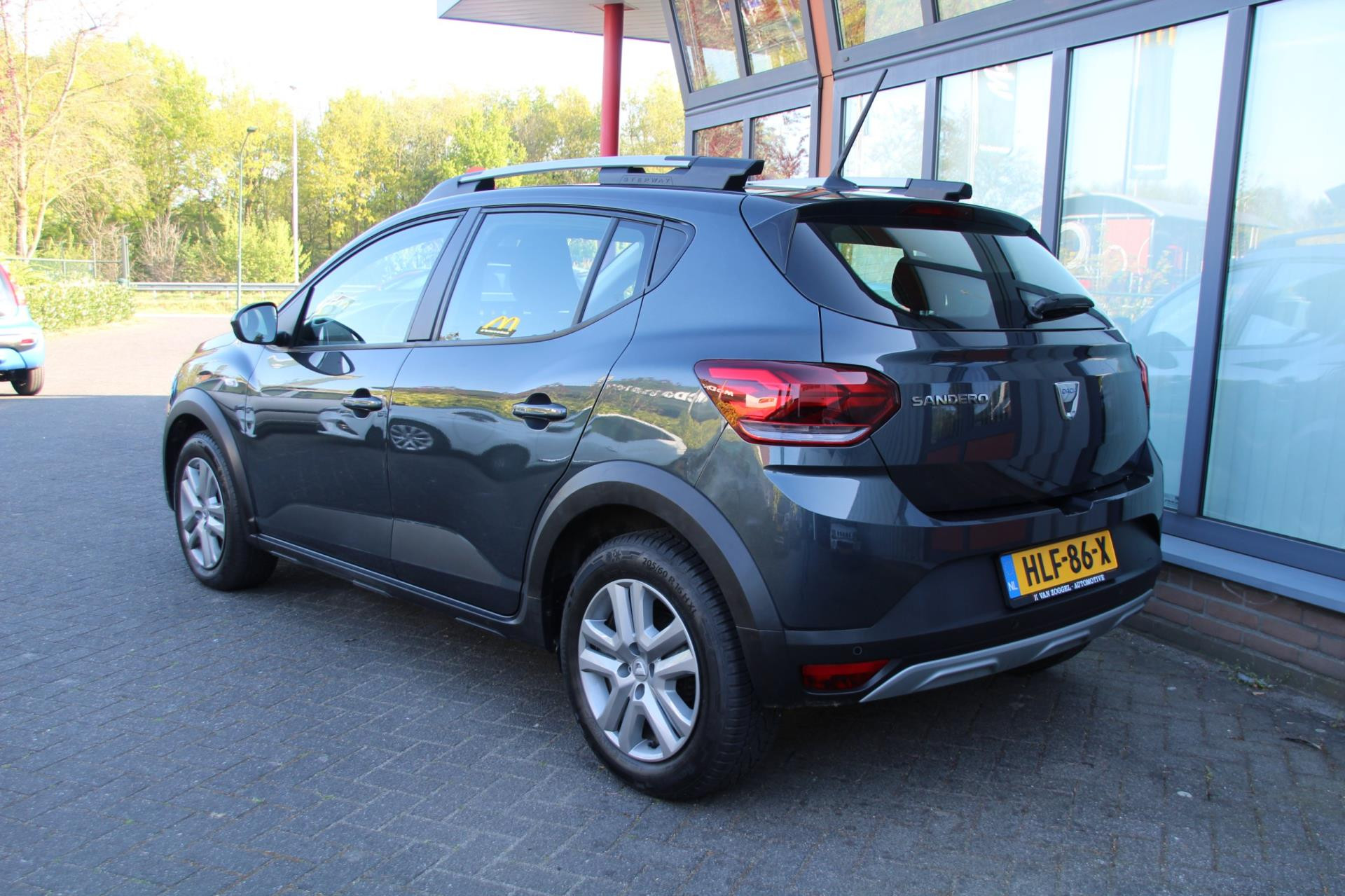 dacia-sandero-stepway-image5.jpg