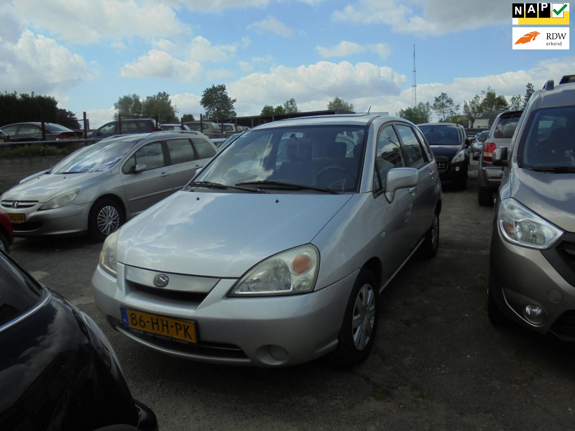 601561422/suzuki-liana-image1.jpg