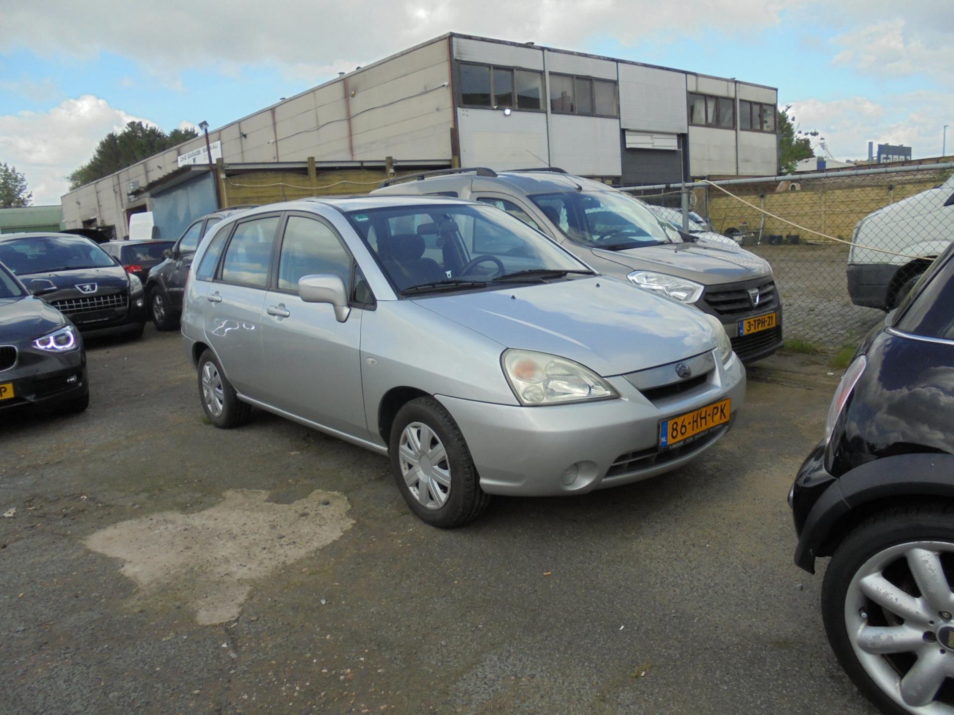 suzuki-liana-image2.jpg