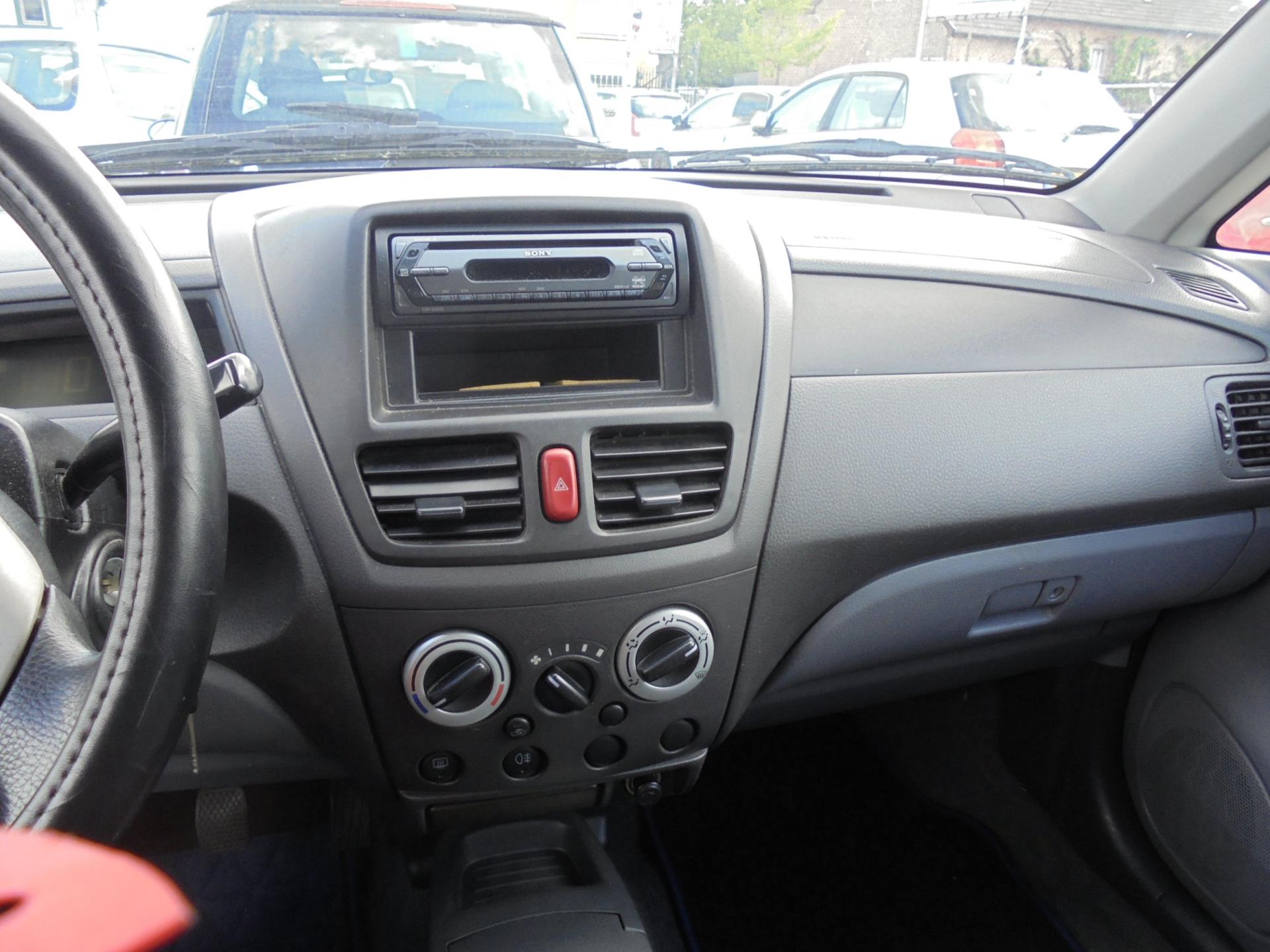 suzuki-liana-image3.jpg