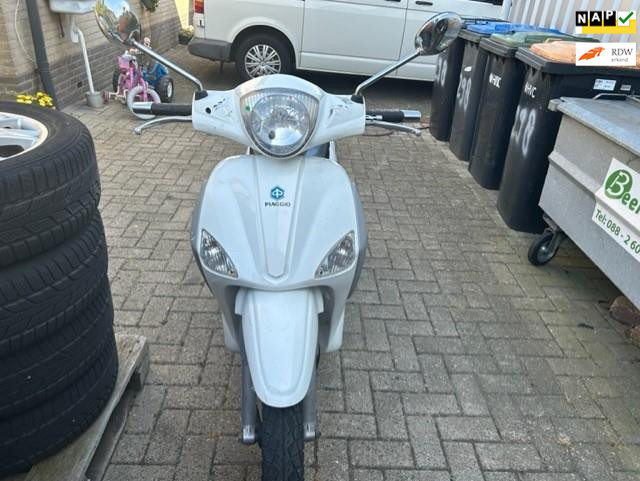 603909635/piaggio--image1.jpg