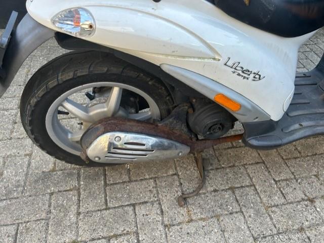 piaggio--image6.jpg