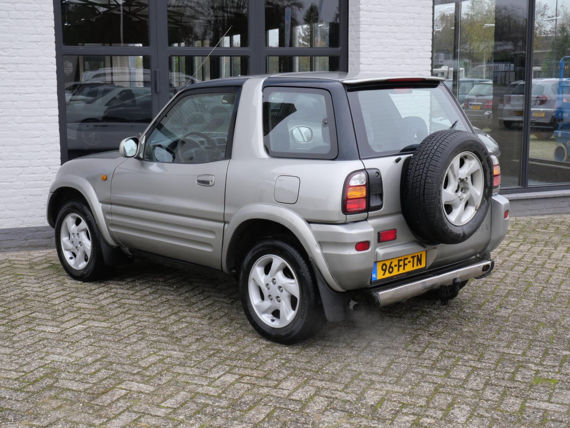 toyota-funcruiser-rav4-image2.jpg