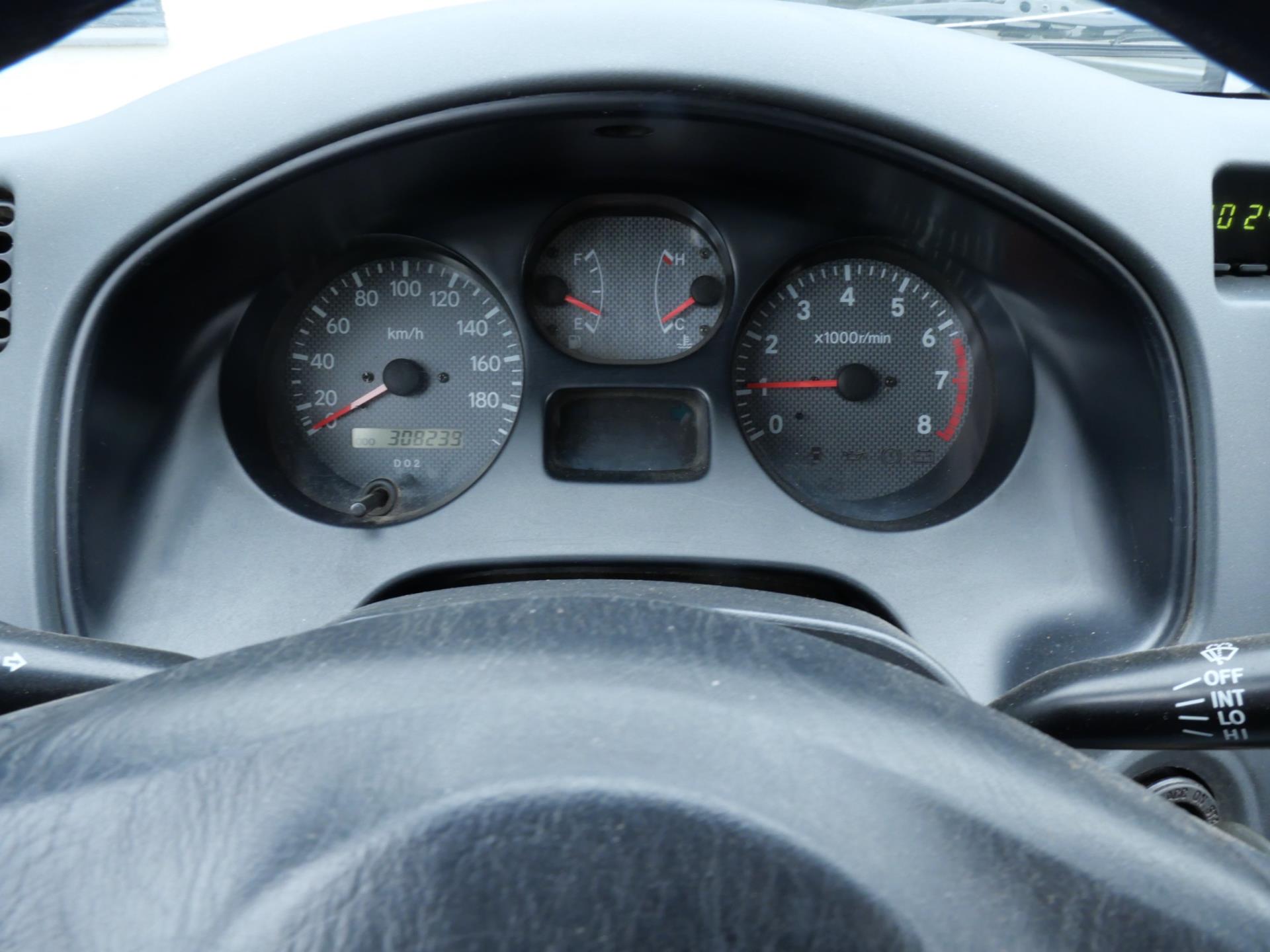 toyota-funcruiser-rav4-image8.jpg