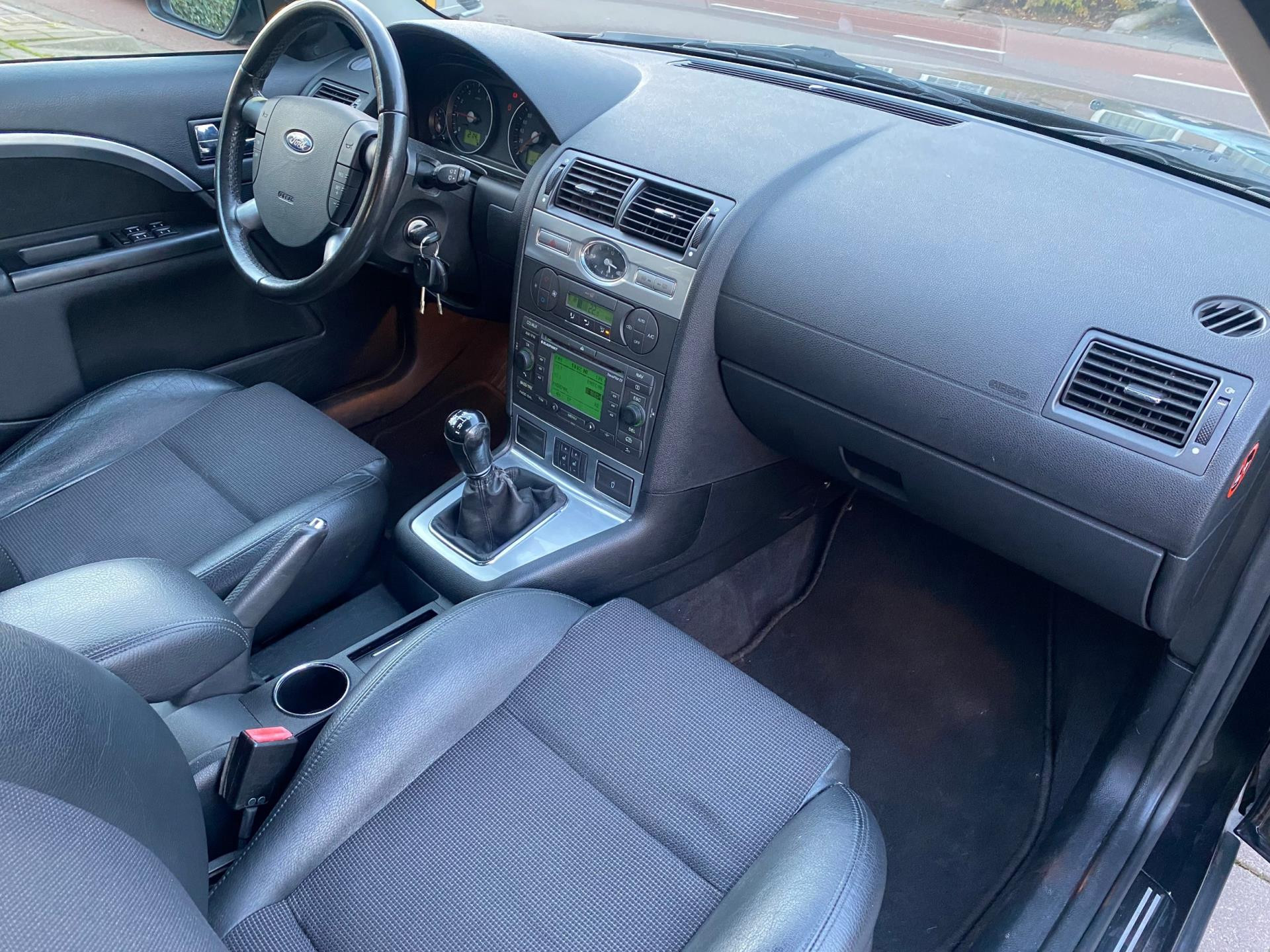ford-mondeo-image10.jpg