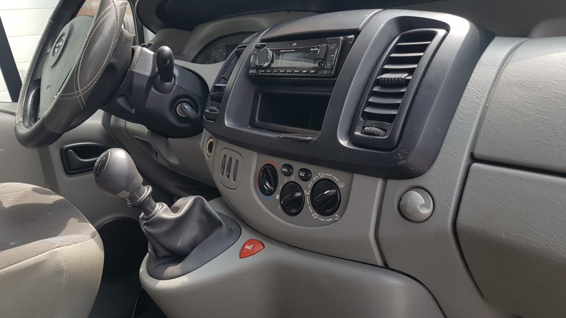 opel-vivaro-image9.jpg