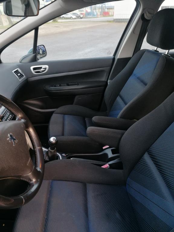 peugeot-307-image7.jpg