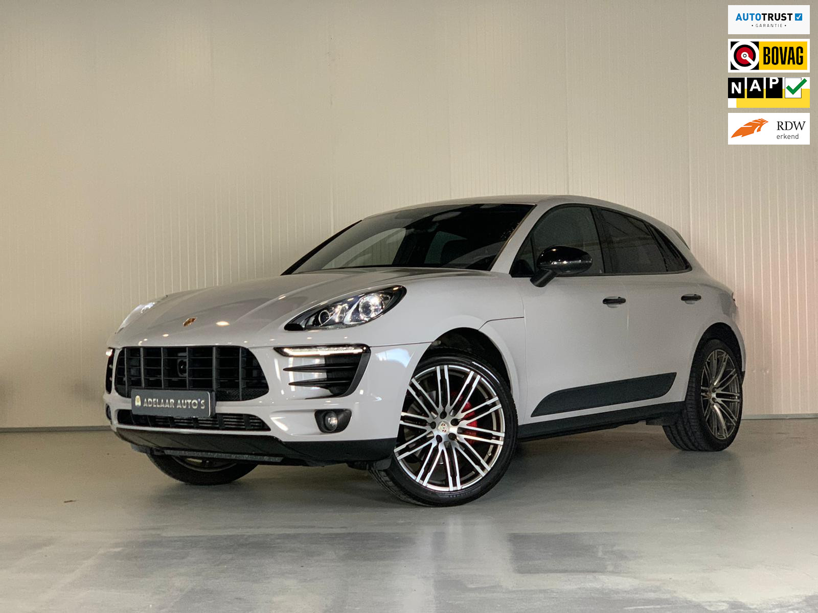 619785423/porsche-macan-image1.jpg