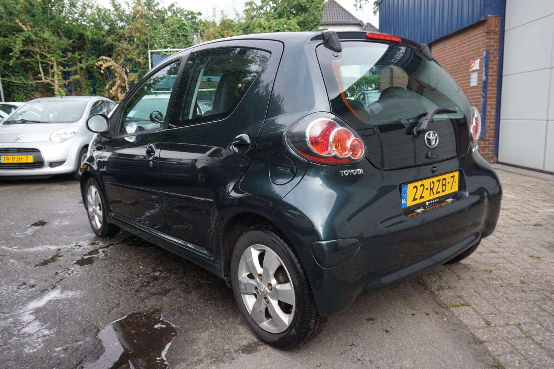 toyota-aygo-image4.jpg