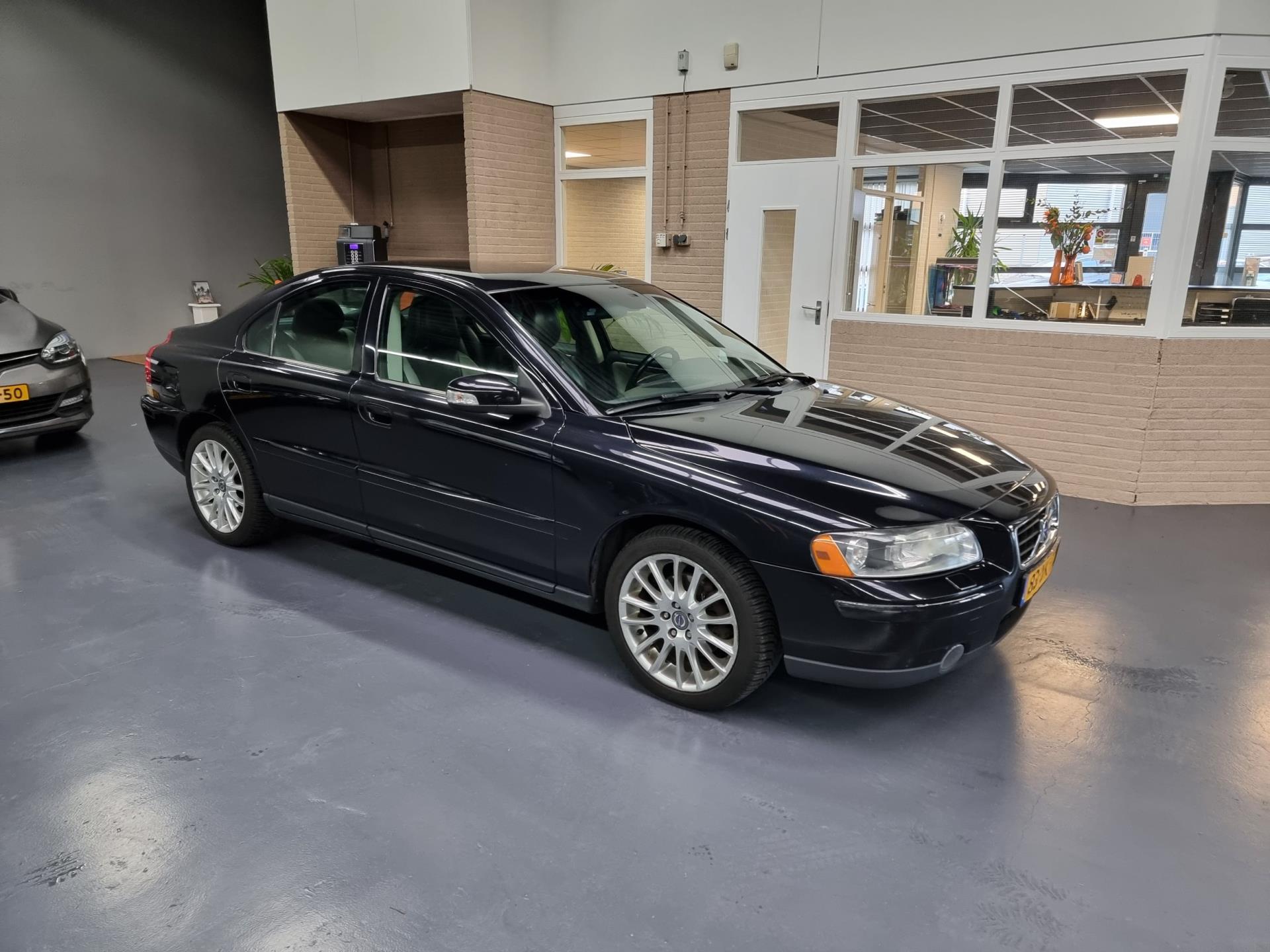 volvo-s60-image6.jpg