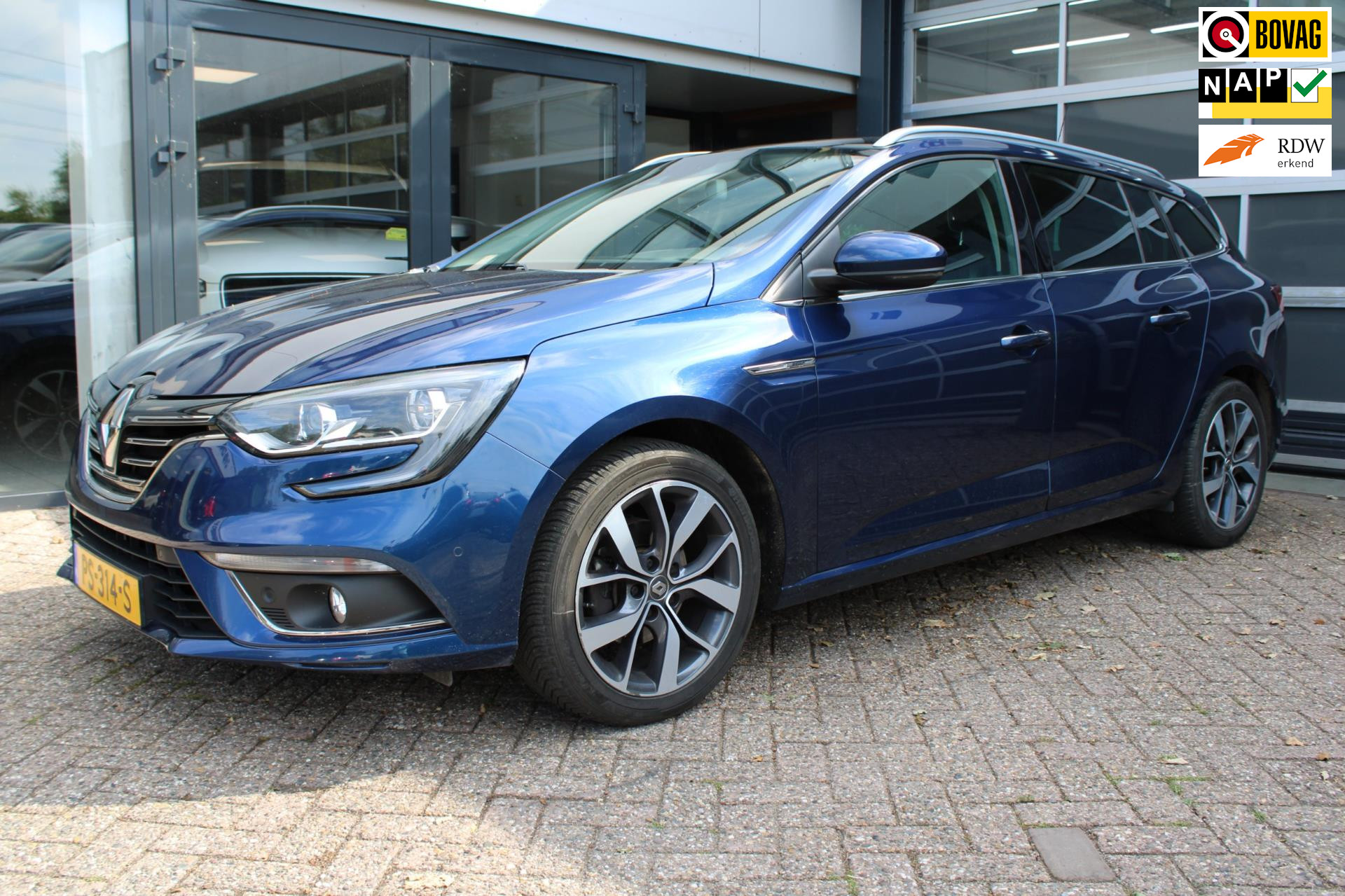 636656527/renault-megane-estate-image1.jpg