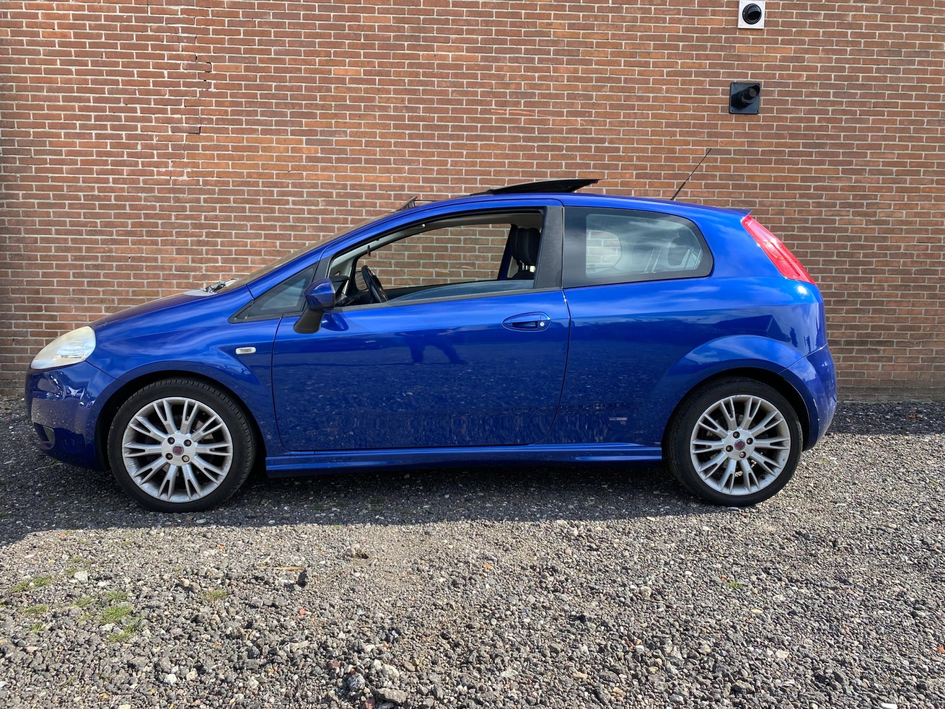 fiat-grande-punto-image2.jpg