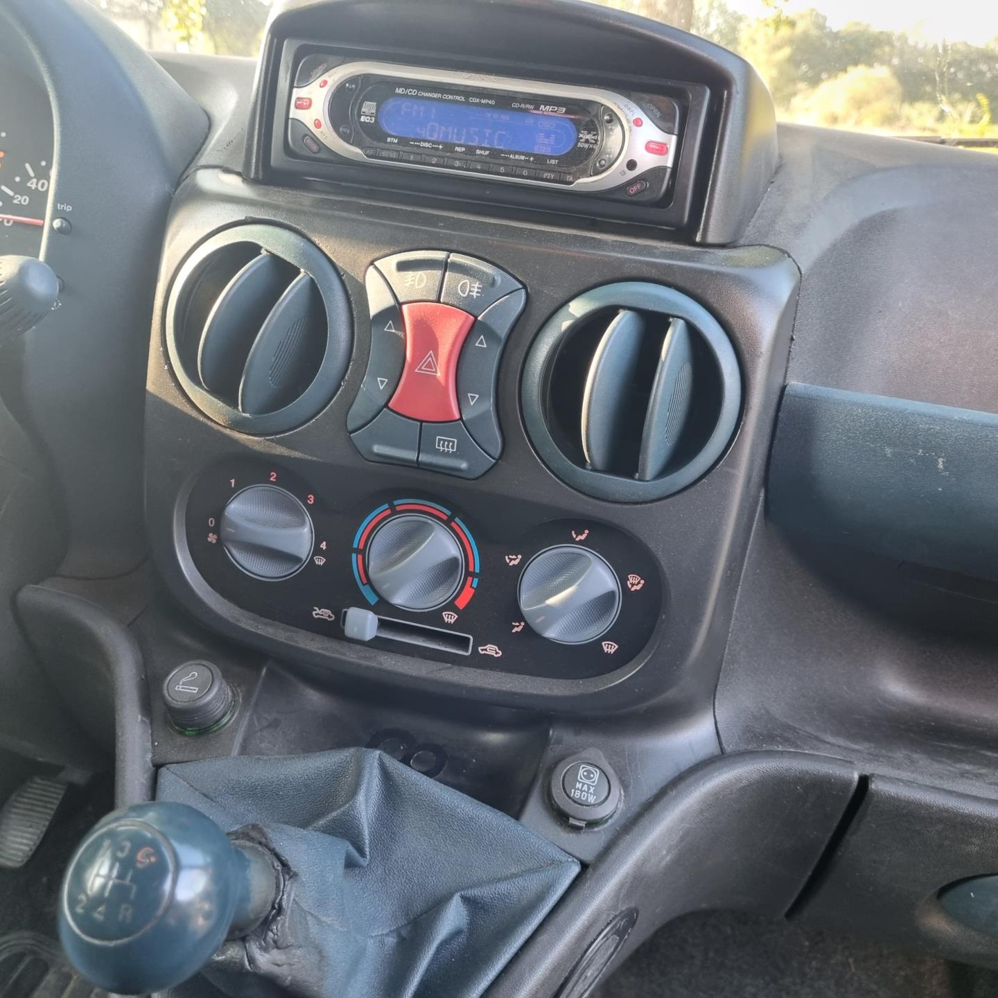 fiat-dobló-cargo-image6.jpg