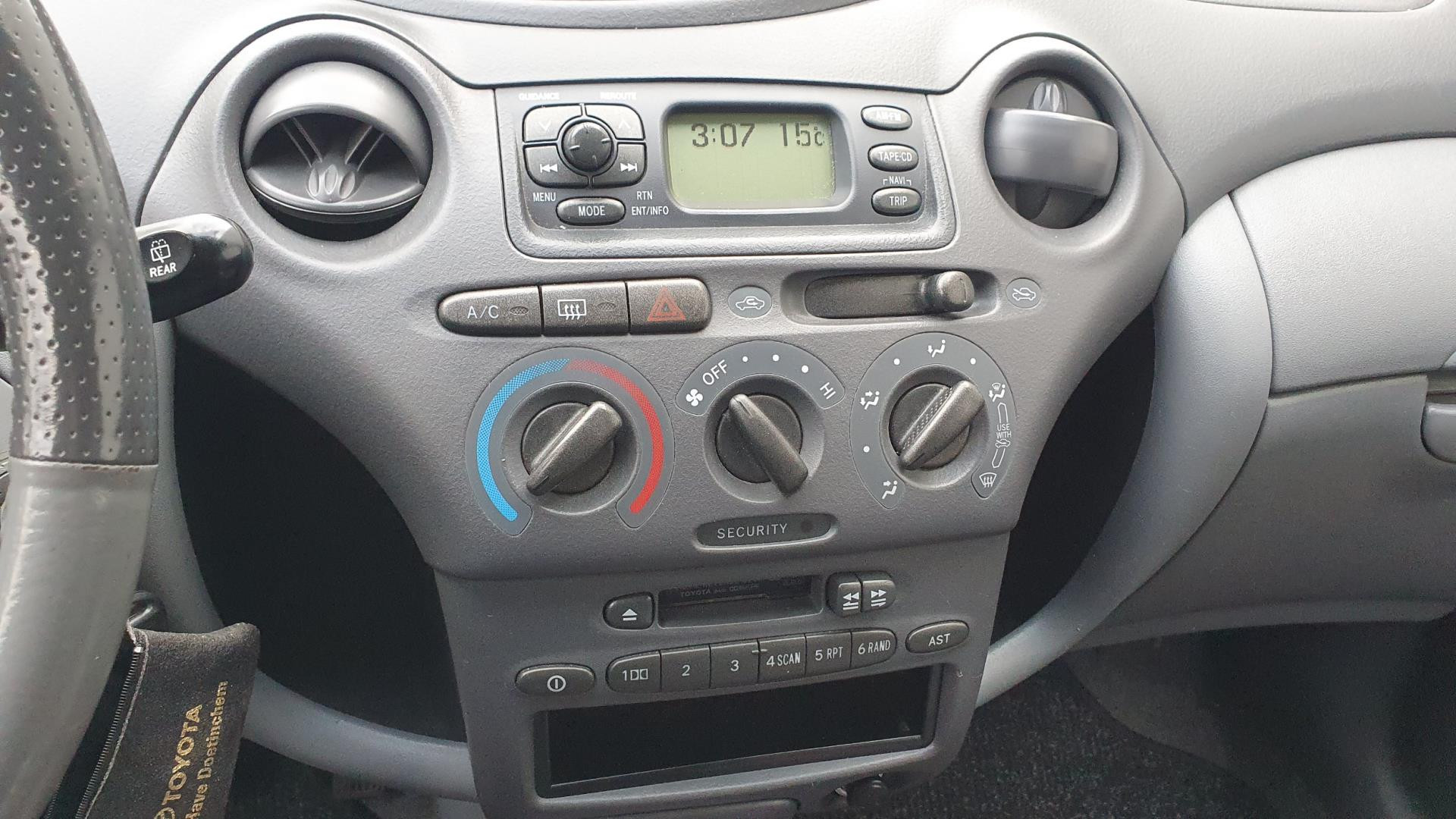 toyota-yaris-image7.jpg