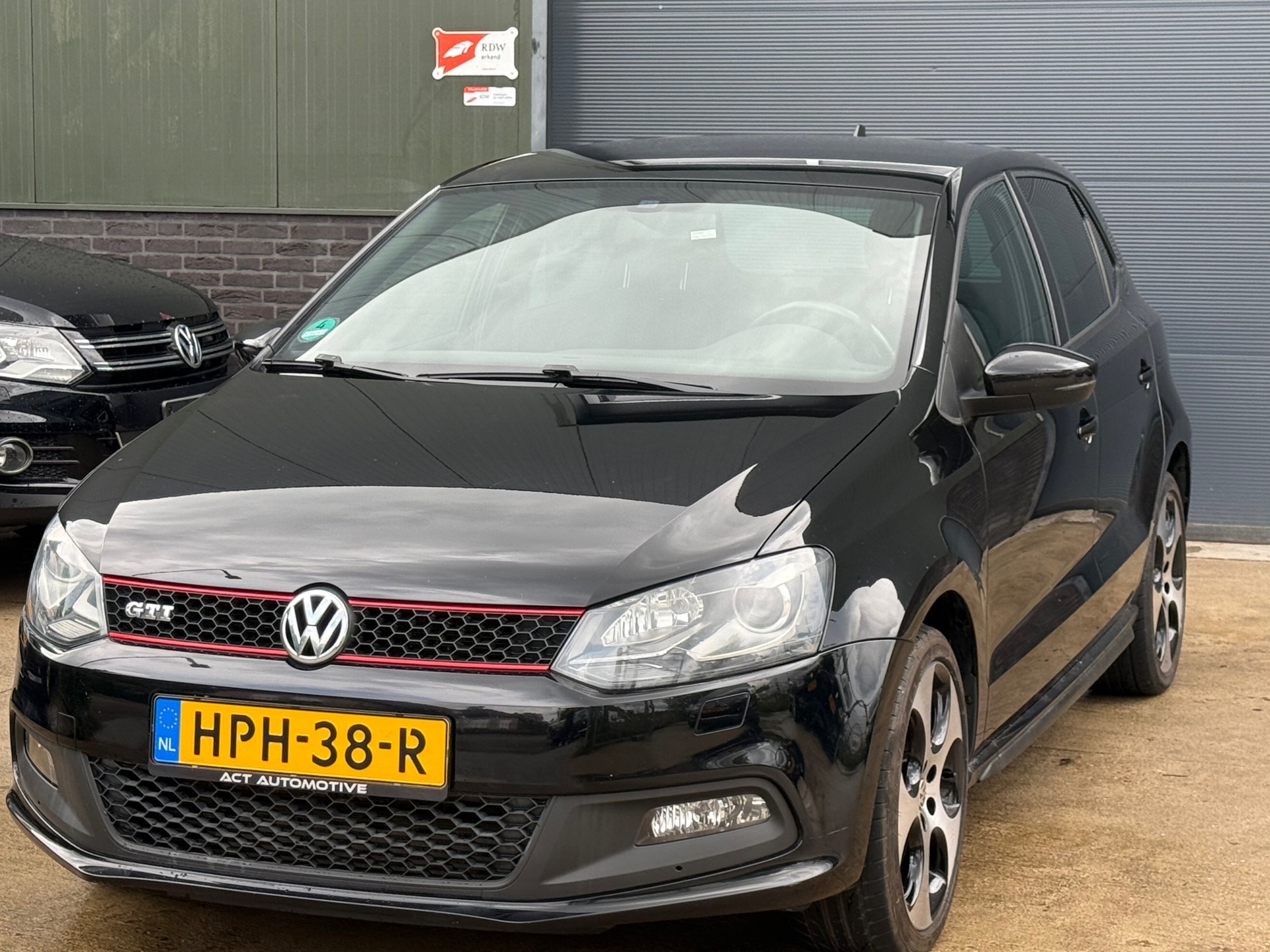 655907848/volkswagen-polo-image1.jpg