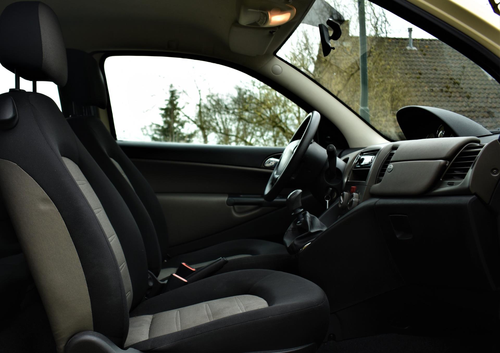 lancia-ypsilon-image9.jpg