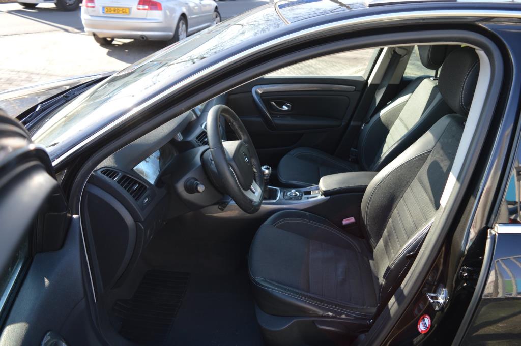 renault-laguna-image8.jpg
