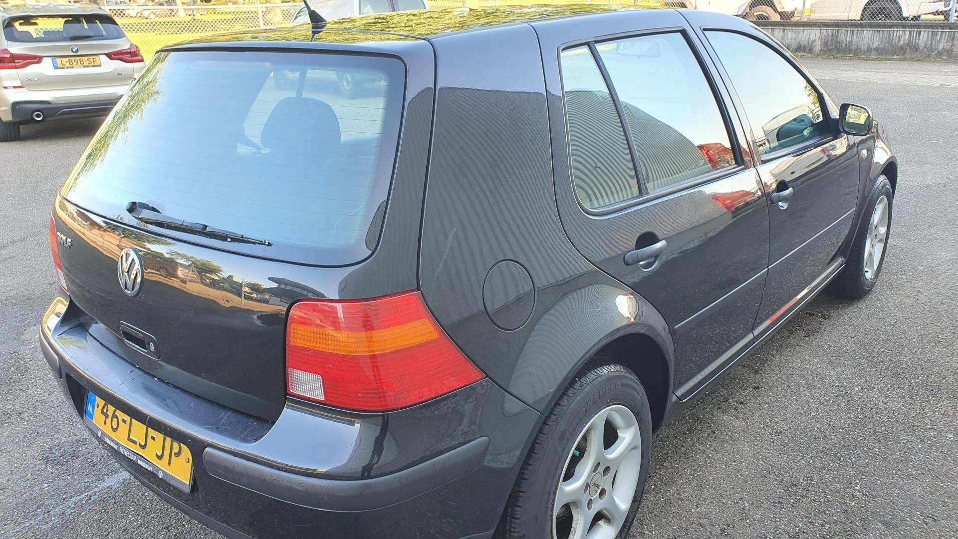 volkswagen-golf-image3.jpg