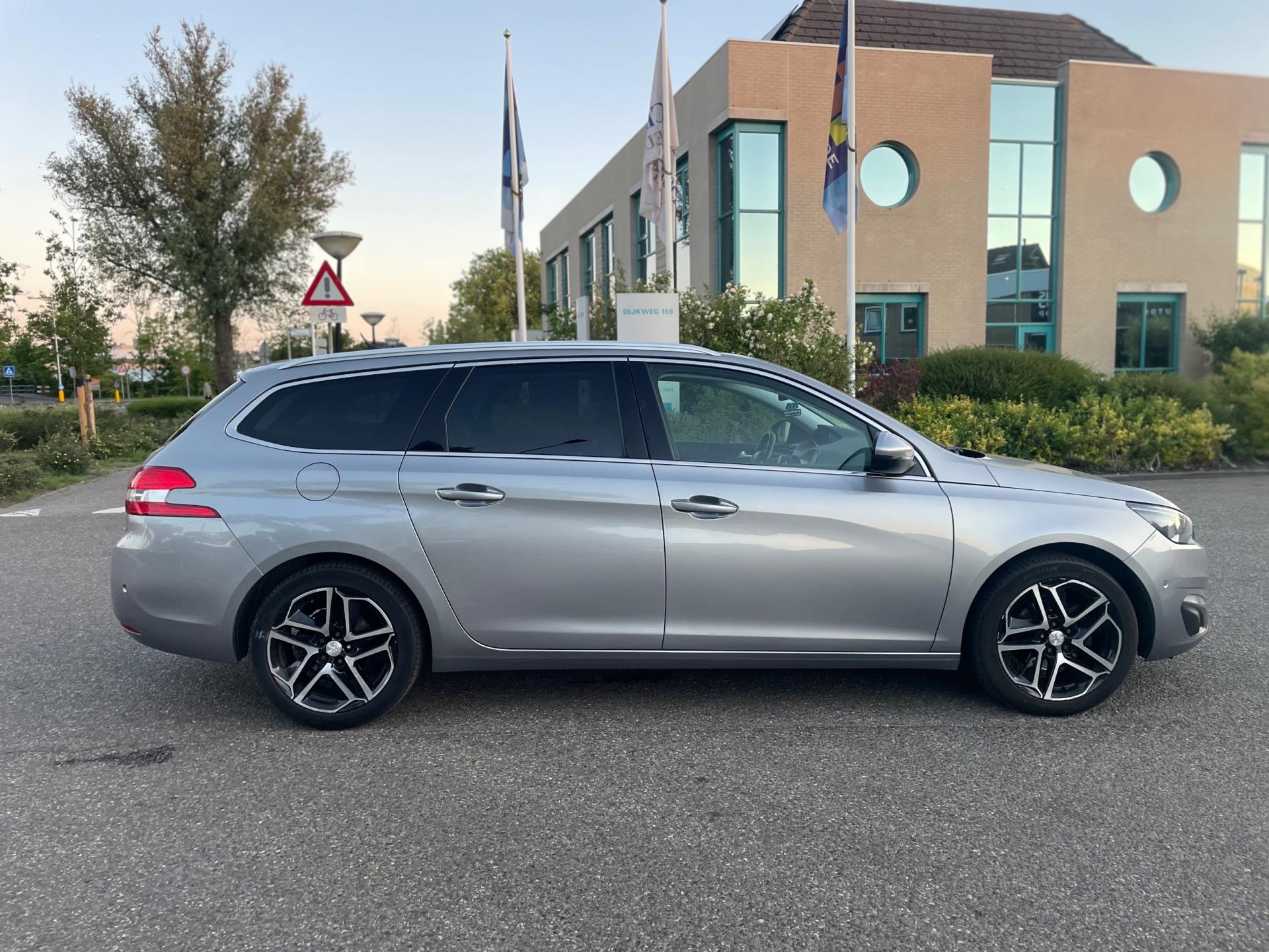 peugeot-308-image7.jpg
