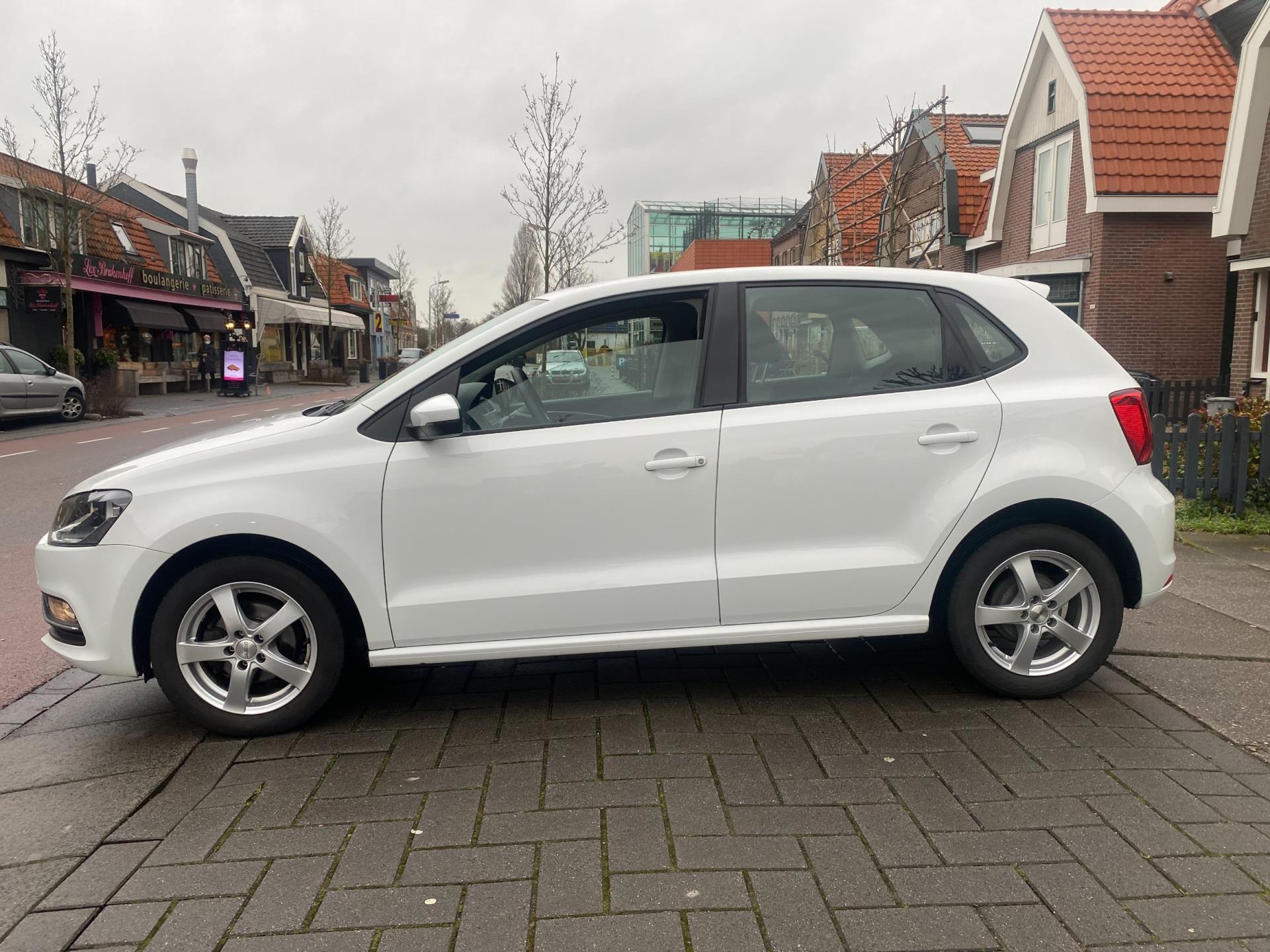 volkswagen-polo-image2.jpg