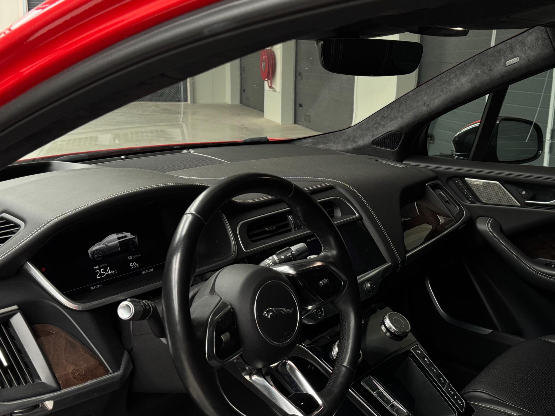 jaguar-i-pace-image4.jpg